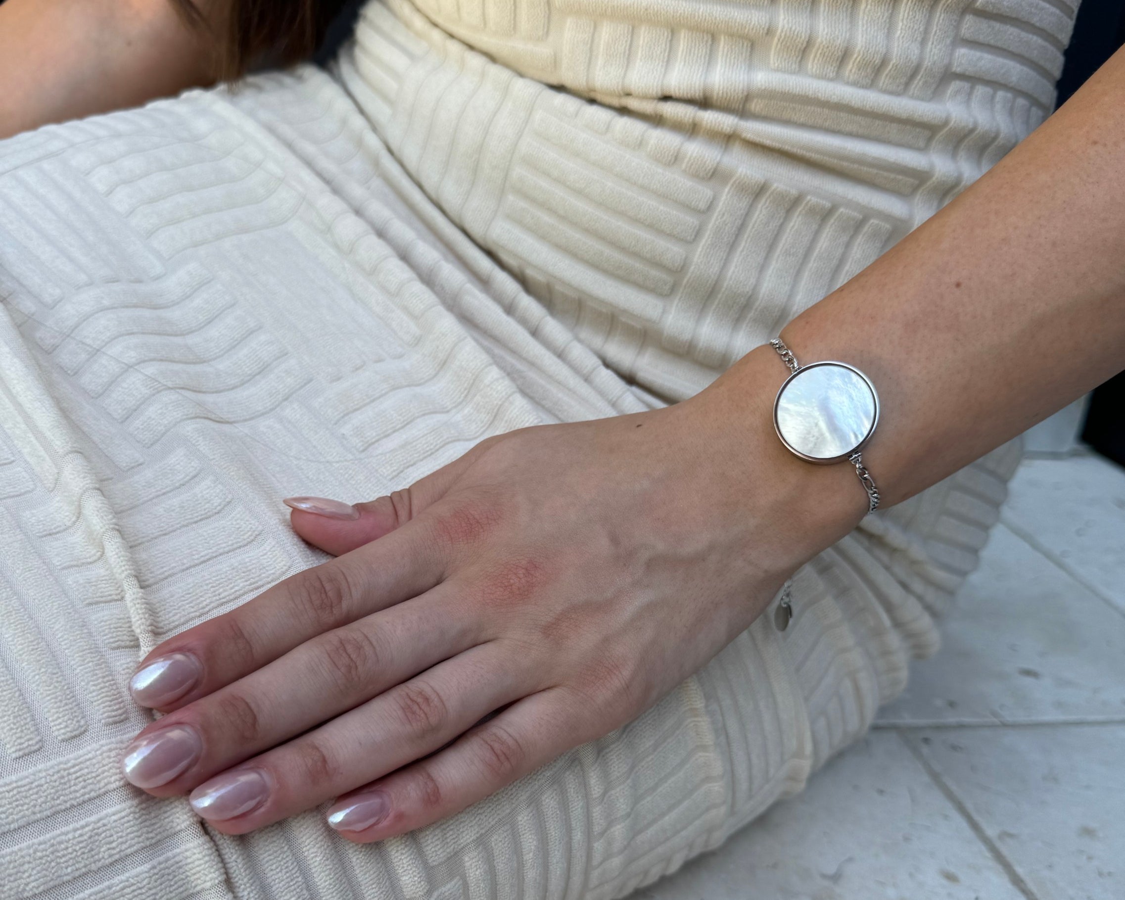 Mini Mother of Pearl Lip Balm Bracelet in White Gold - getbalmy