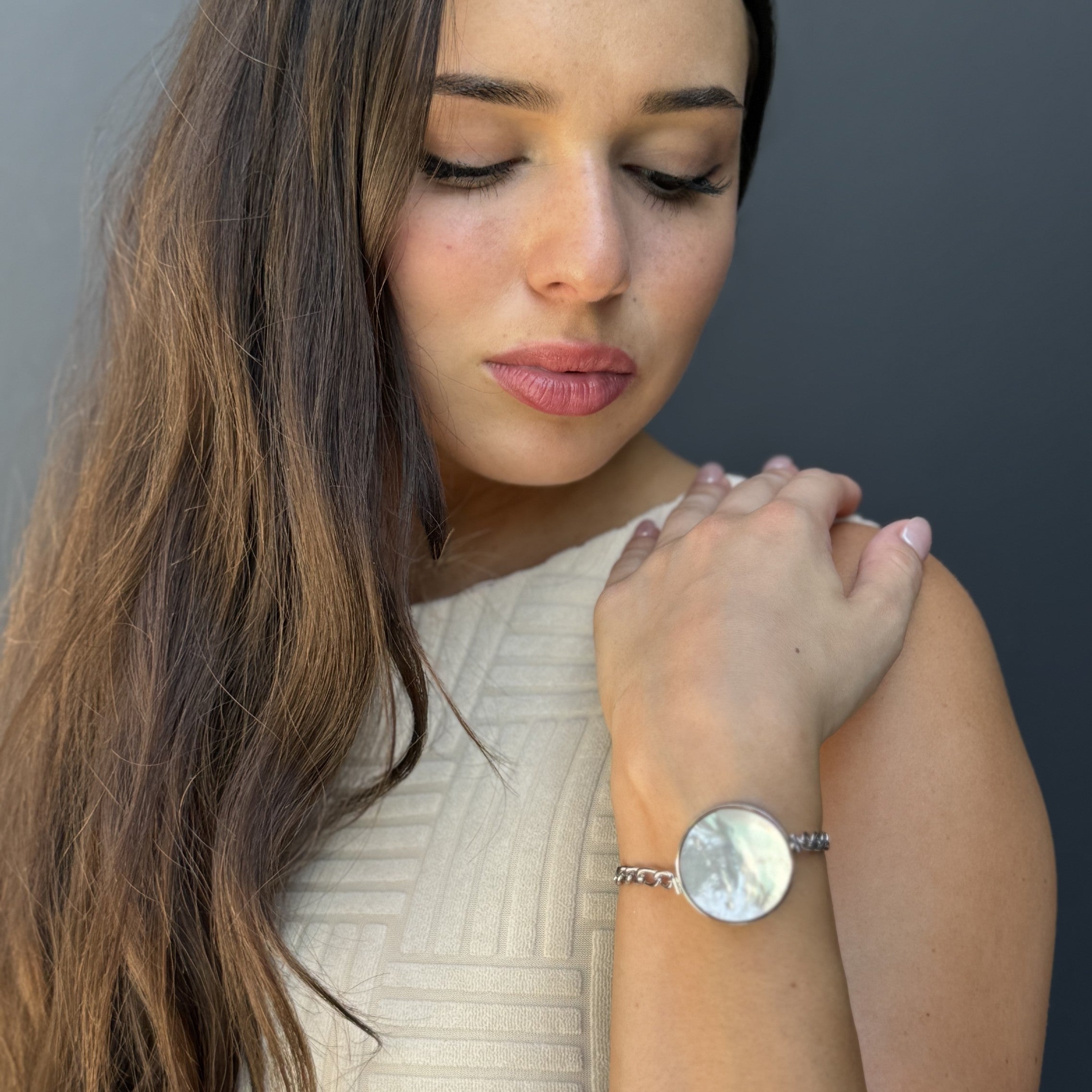 Mother of Pearl Lip Balm Bracelet in White Gold - getbalmy